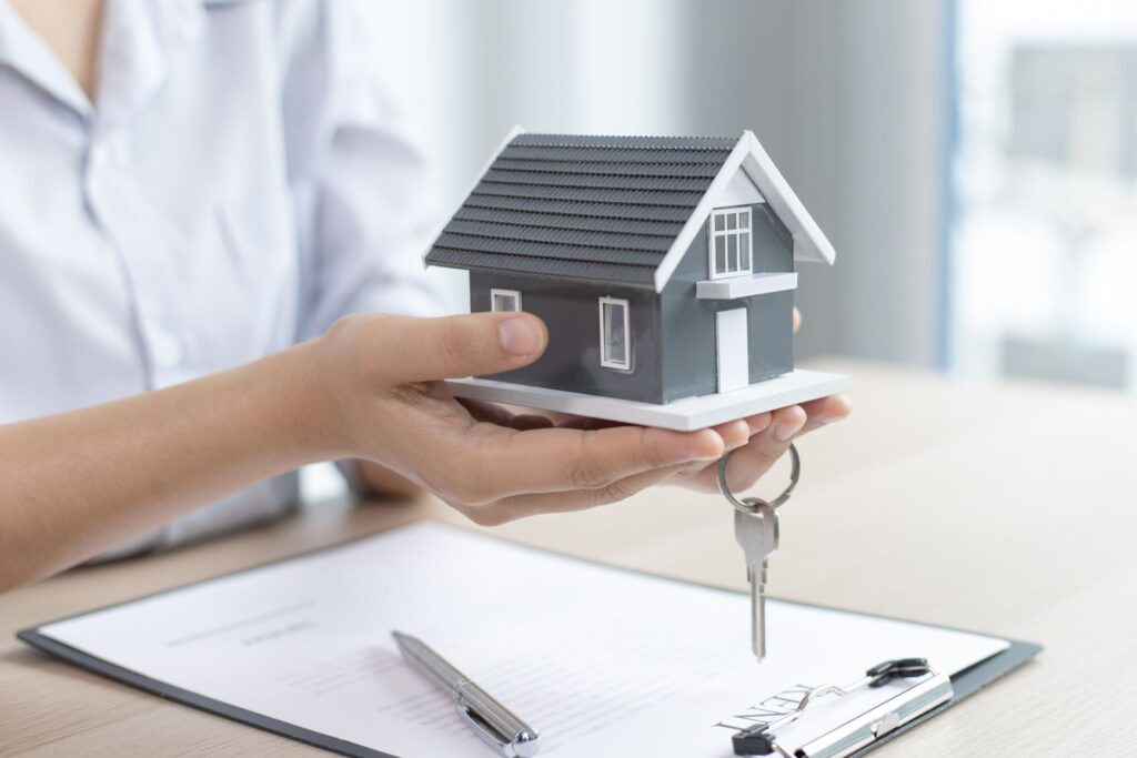 Zbycie nieruchomości niezabudowanej – istotne kwestie na gruncie podatku VAT